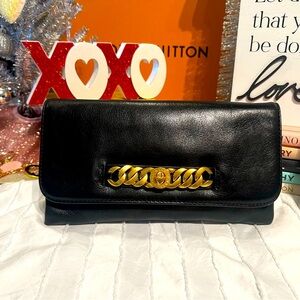 Marc by Marc Jacobs black and gold clutch in EUC.